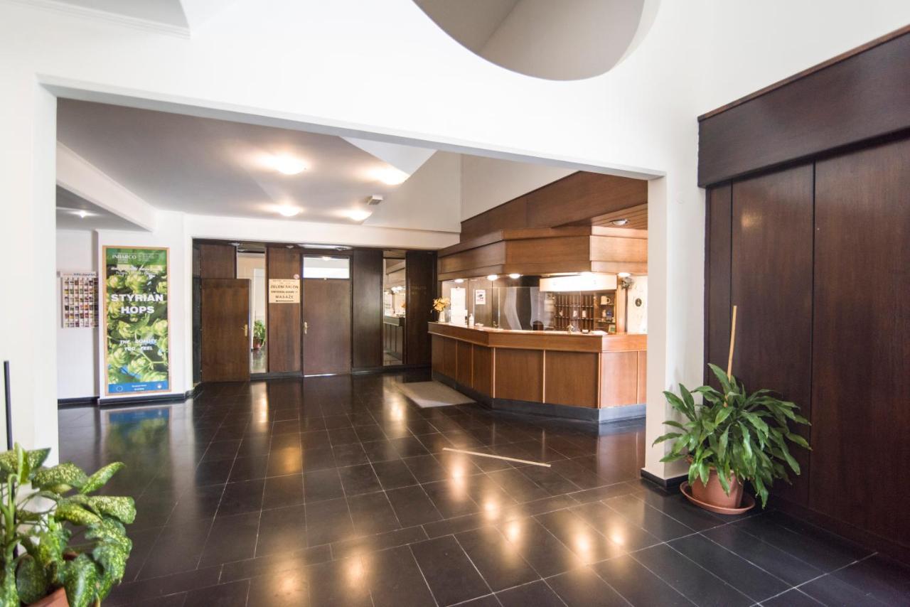Hotel Prebold Bagian luar foto