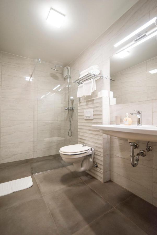 Hotel Prebold Bagian luar foto