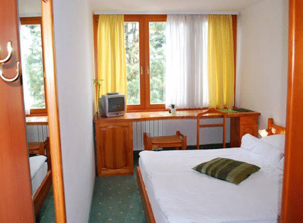 Hotel Prebold Bagian luar foto