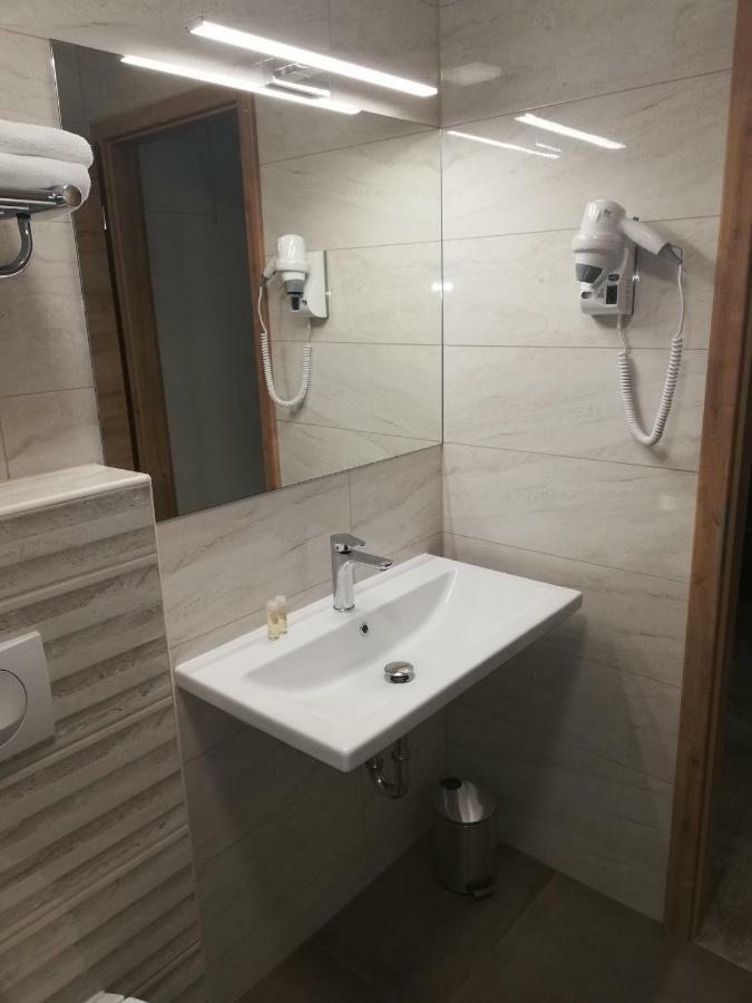 Hotel Prebold Bagian luar foto