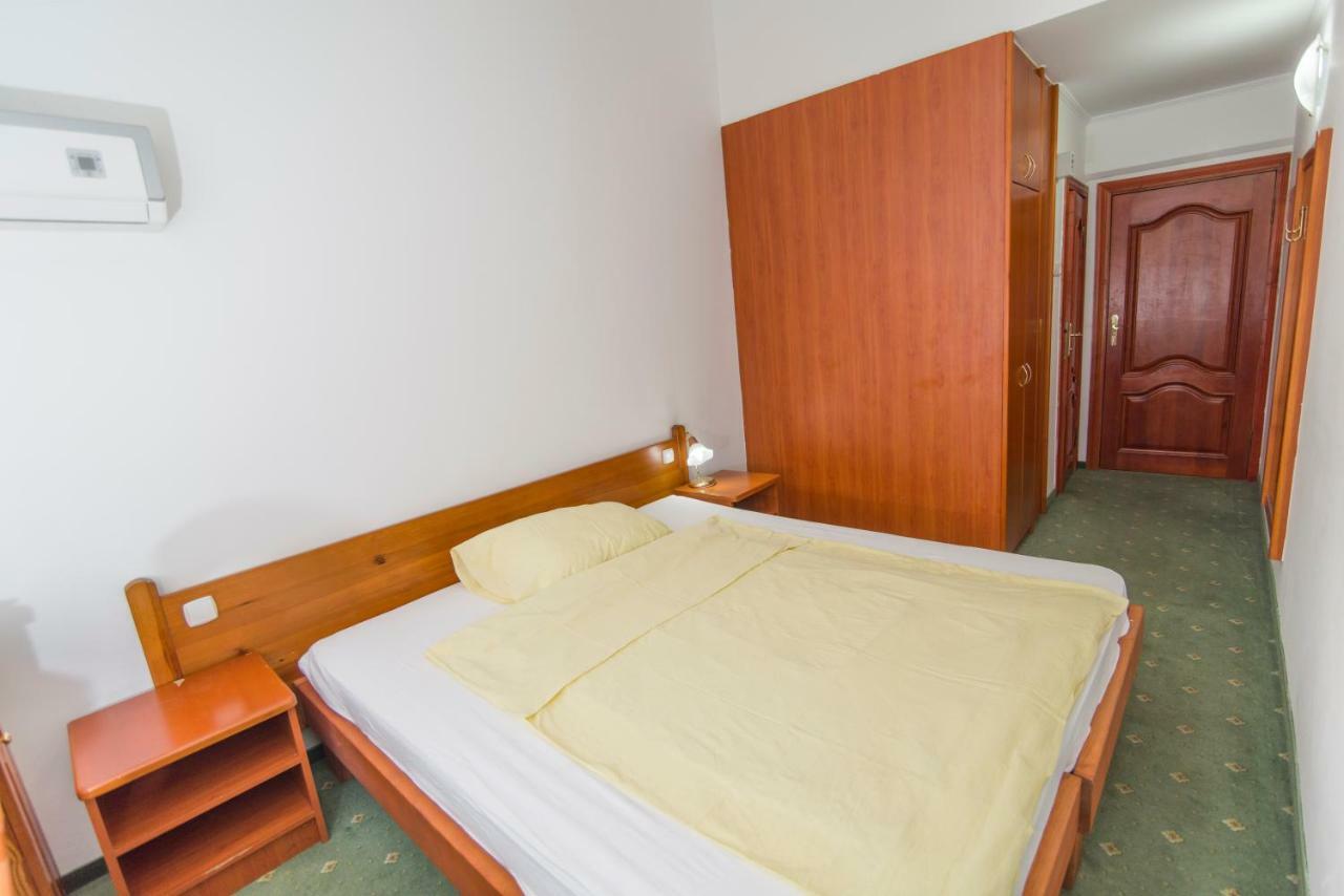 Hotel Prebold Bagian luar foto