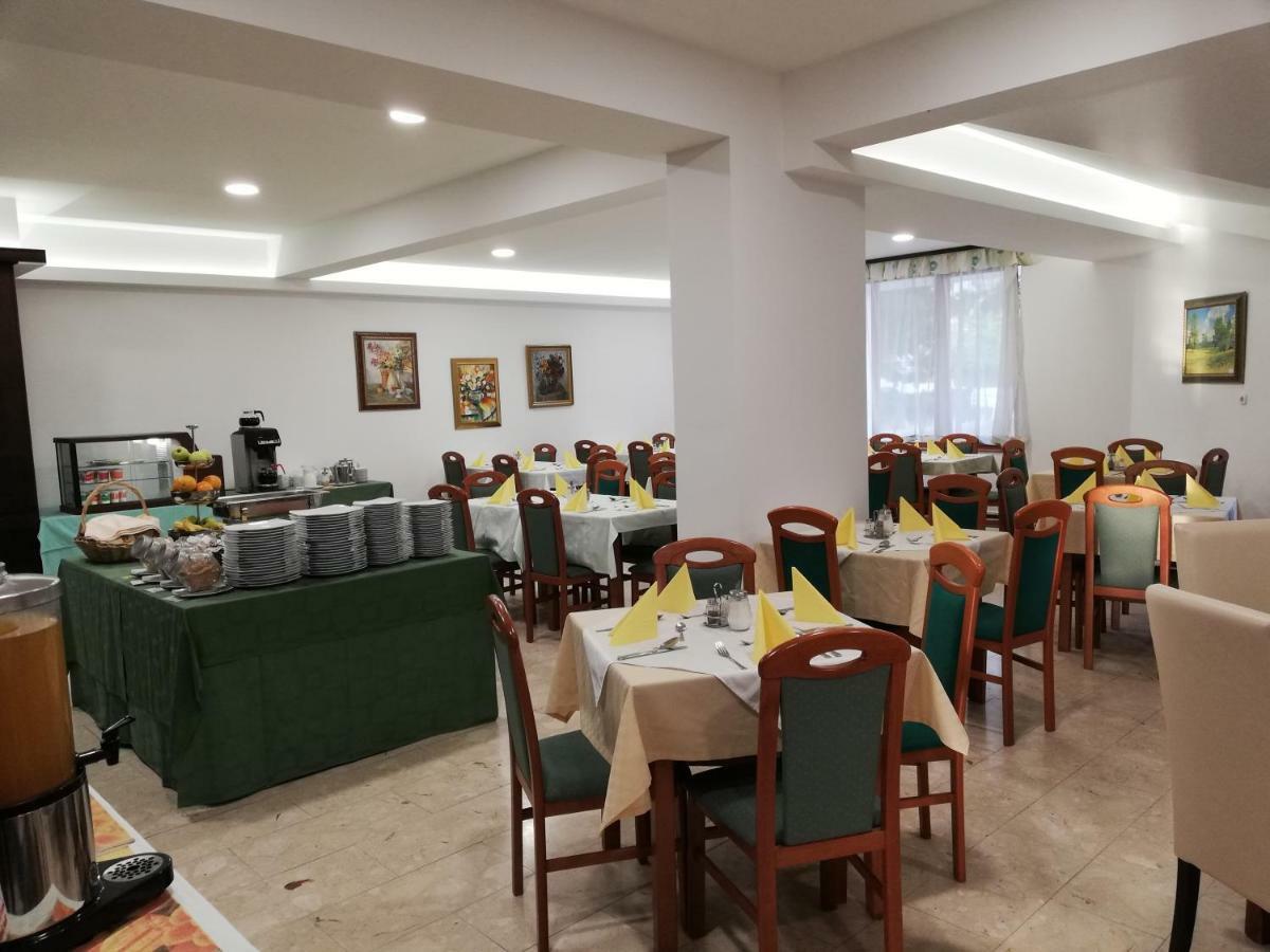 Hotel Prebold Bagian luar foto